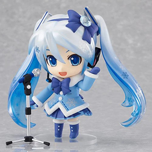 Snow Miku Fluffy Coat Nendoroid