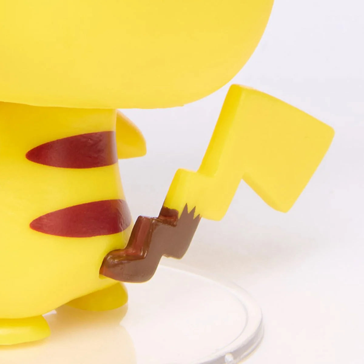 Pokémon Pikachu Waving Funko Pop!