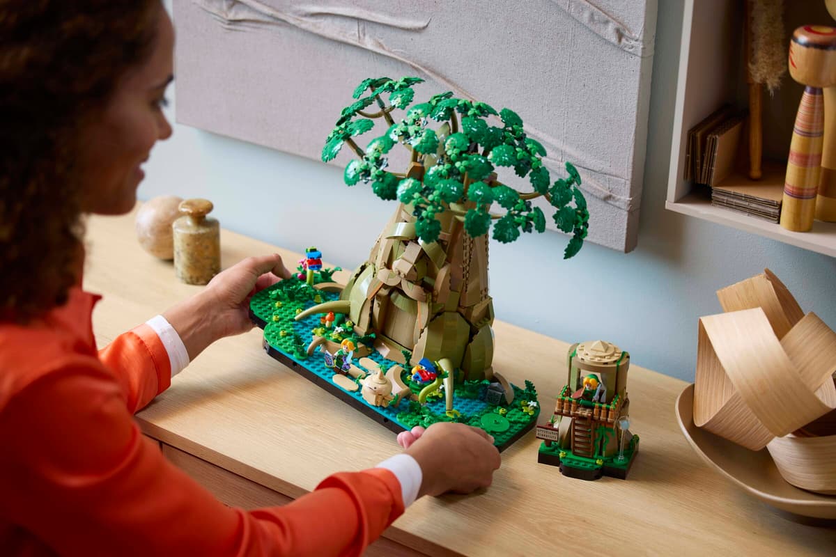 77092 LEGO® Zelda Great Deku Tree 2-in-1 Lego Set
