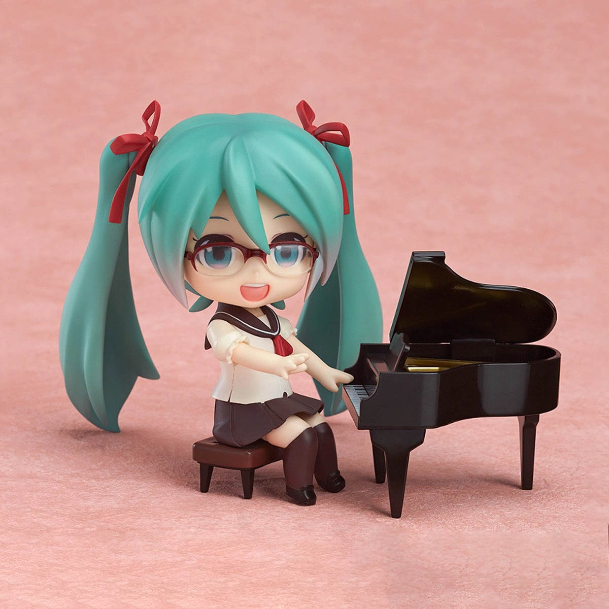 Hatsune Miku Sailor Suit Ver. A Nendoroid